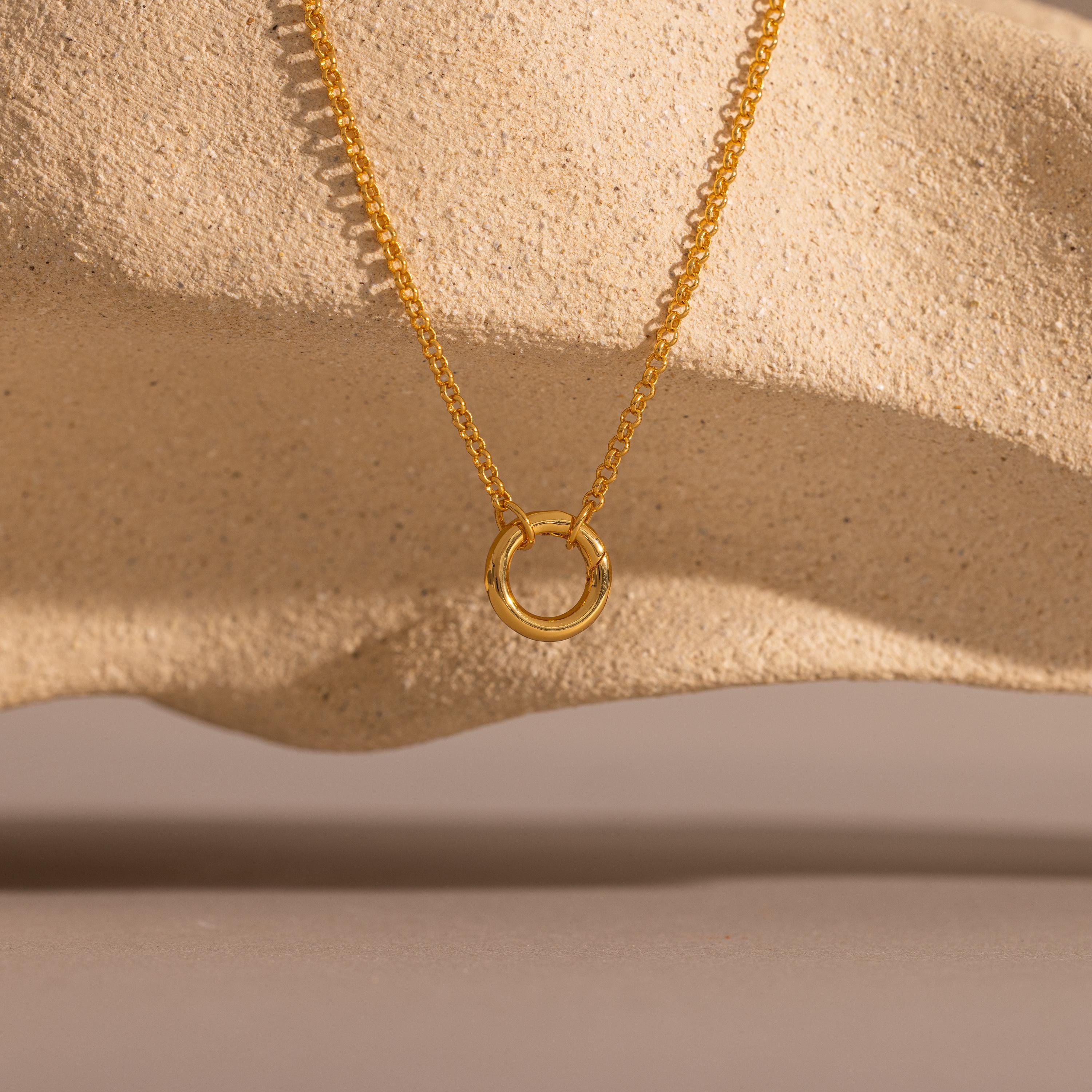 Cable Circle Charm Necklace