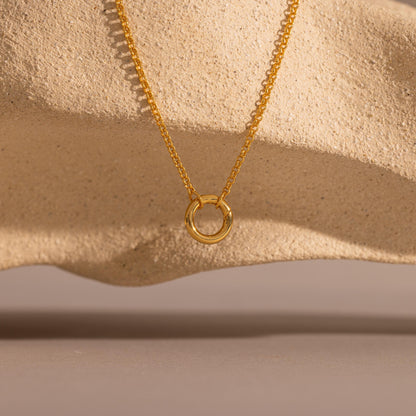 Cable Circle Charm Necklace