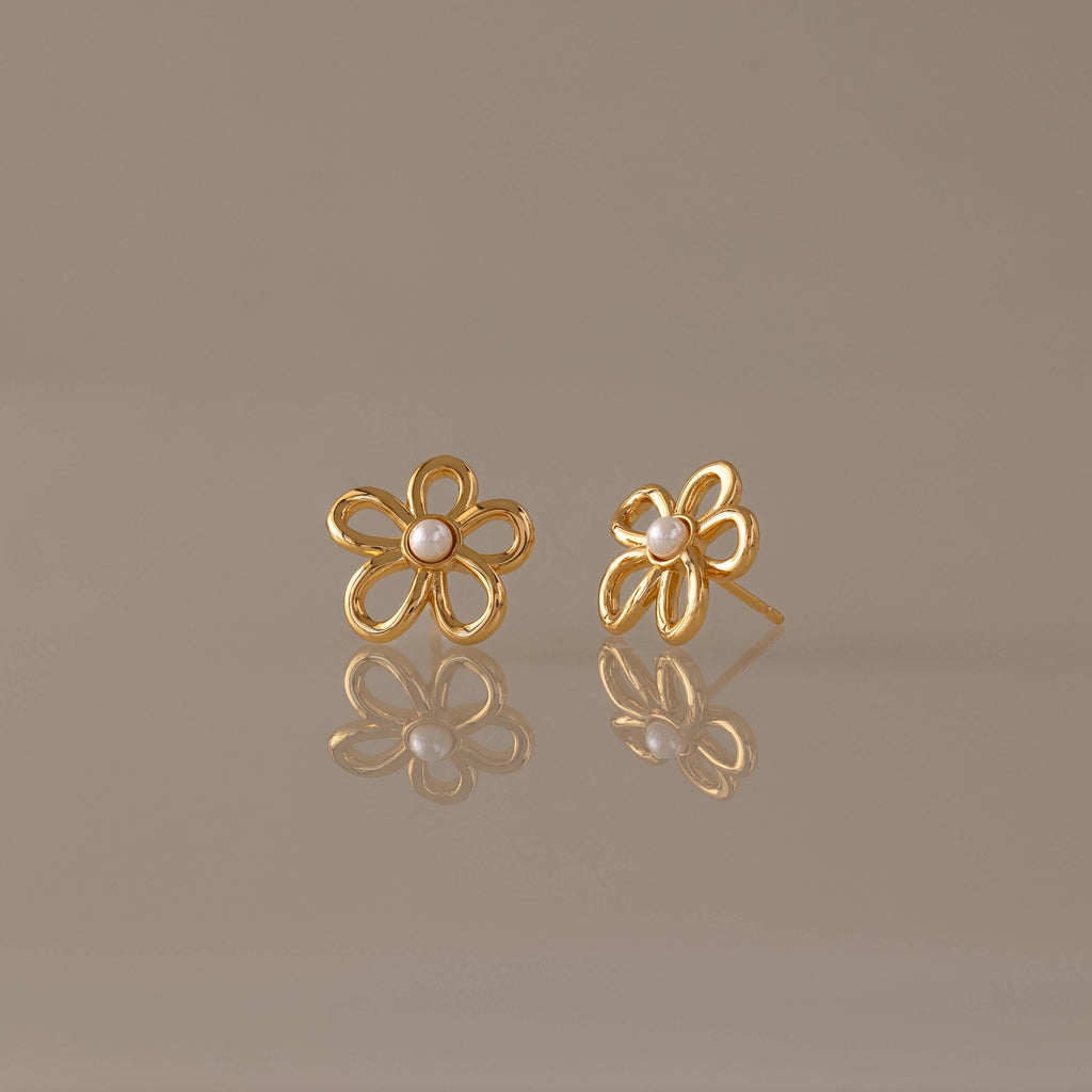 Lila Flower Pearl Studs