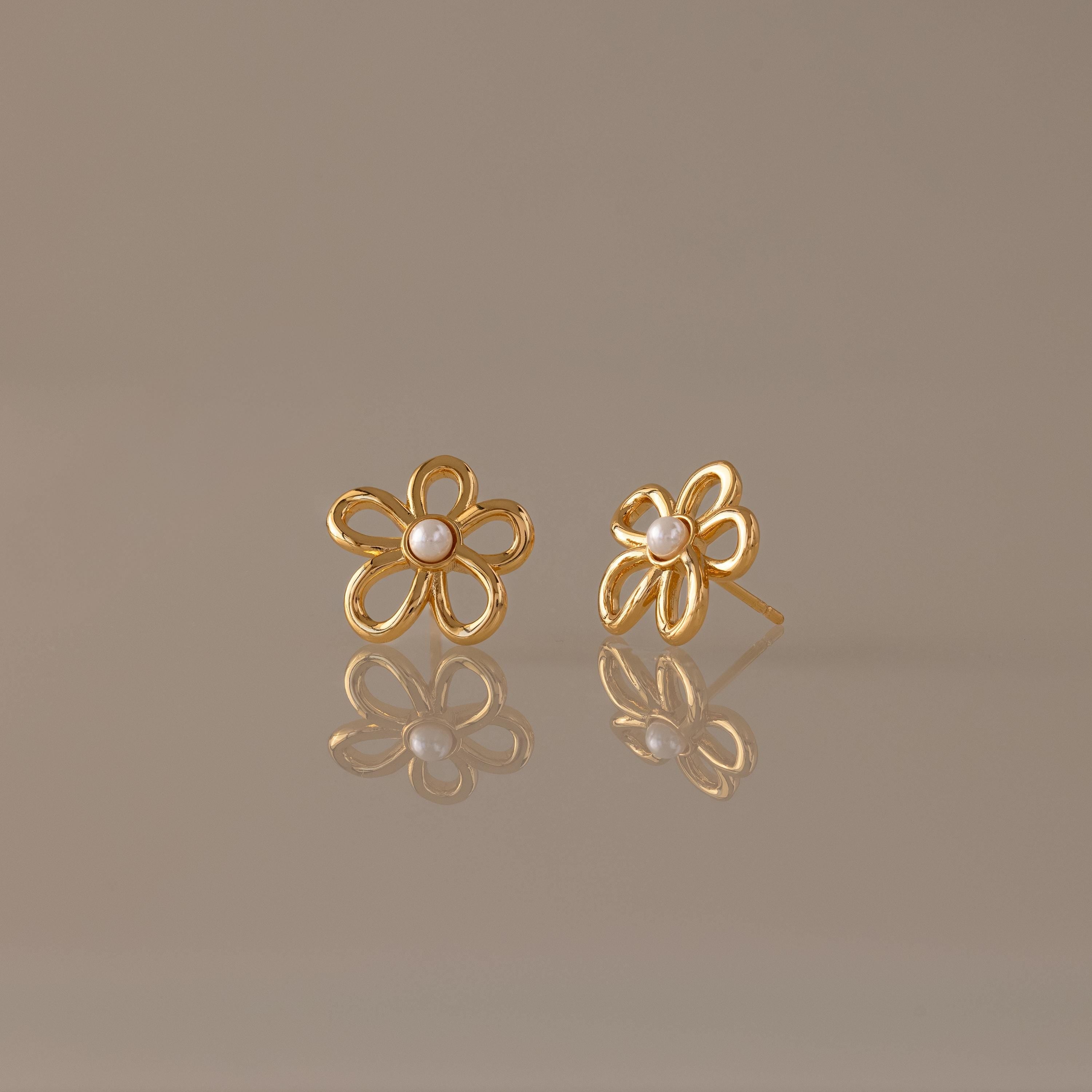 Lila Flower Pearl Studs