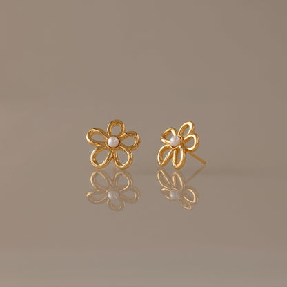 Lila Flower Pearl Studs