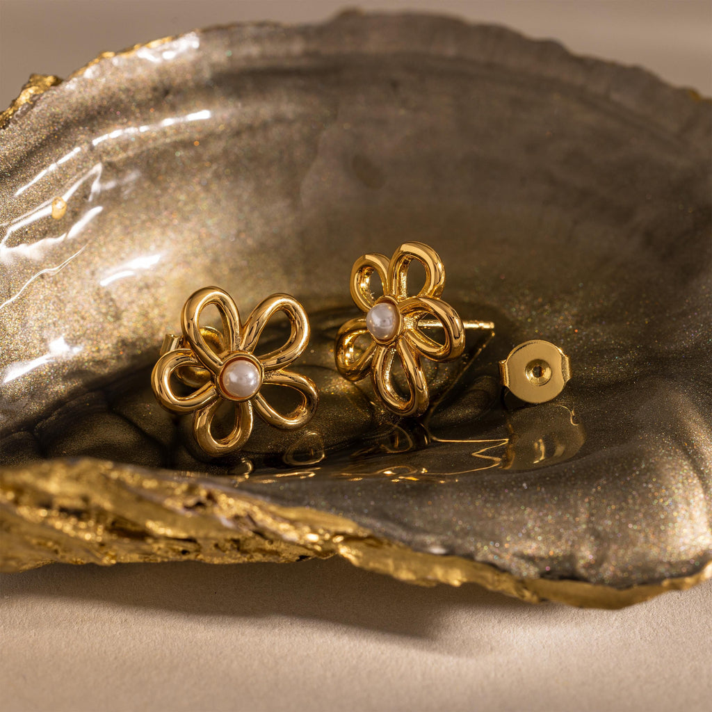 Lila Flower Pearl Studs