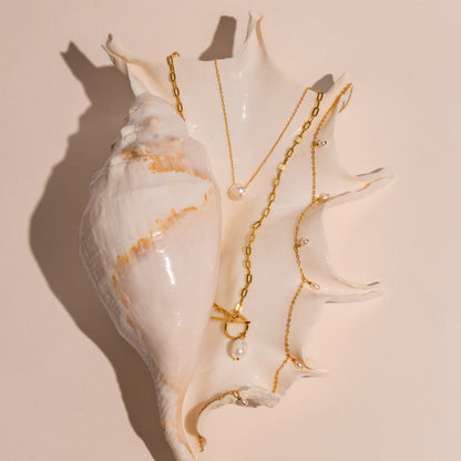 Paperclip Pearl Toggle Necklace