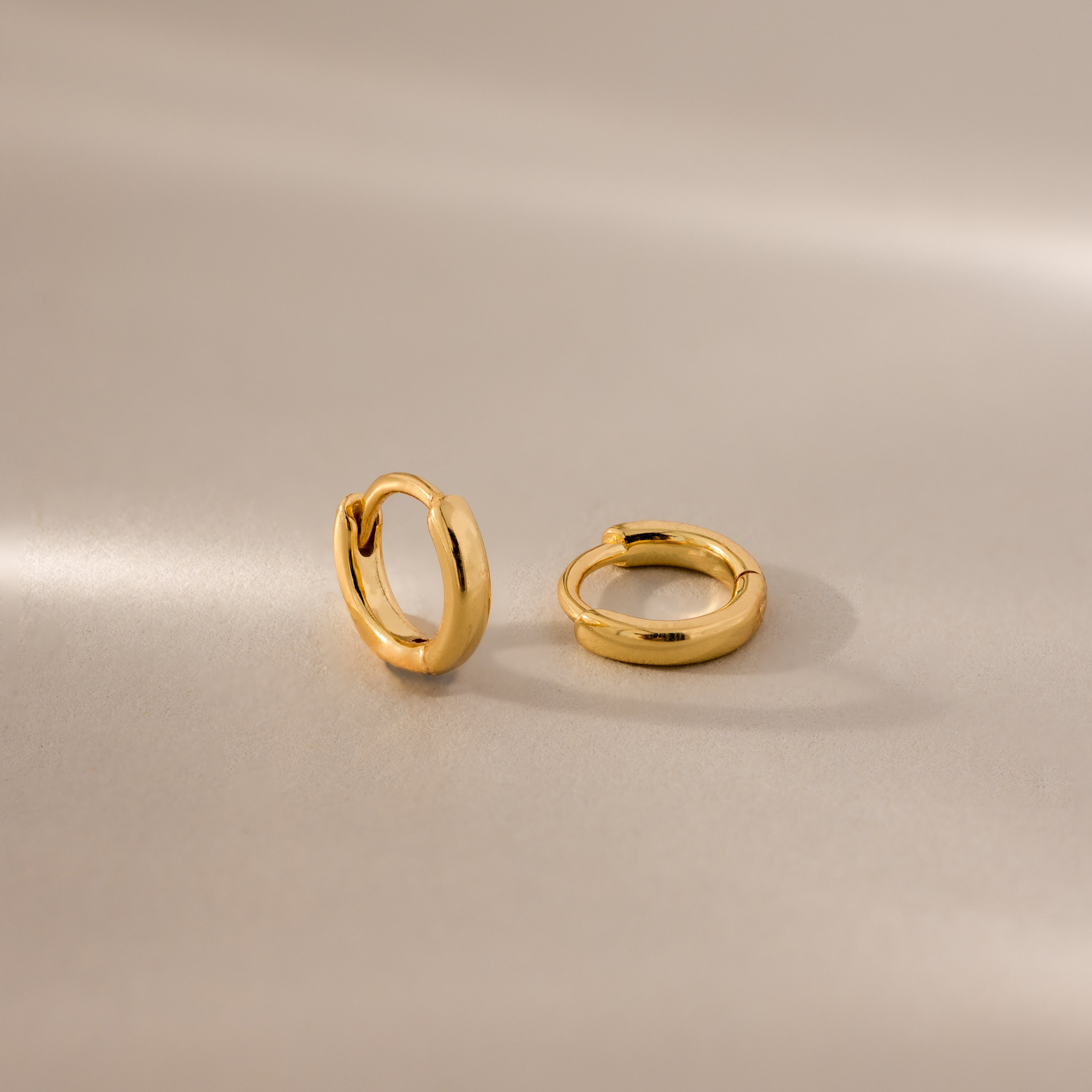 6mm Dainty Huggies