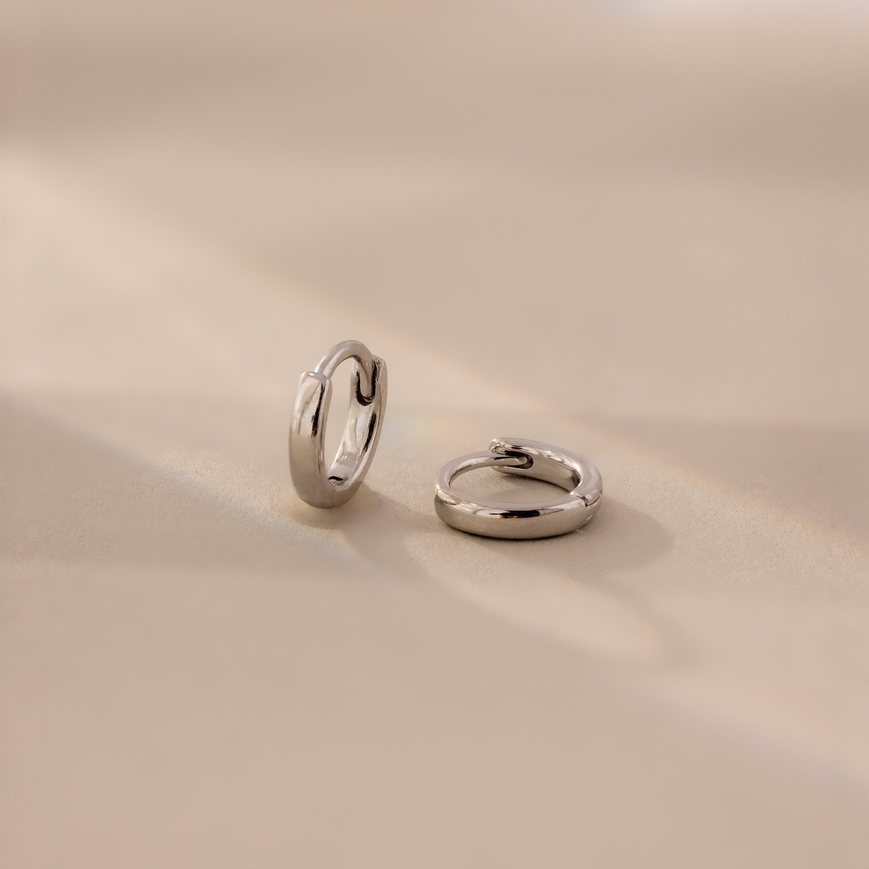 6mm Dainty Huggies