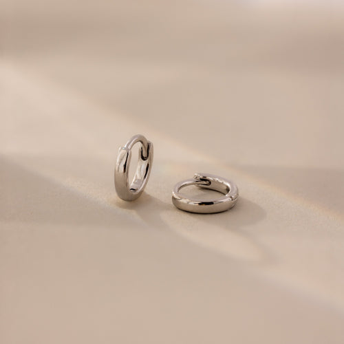 6mm Dainty Huggies