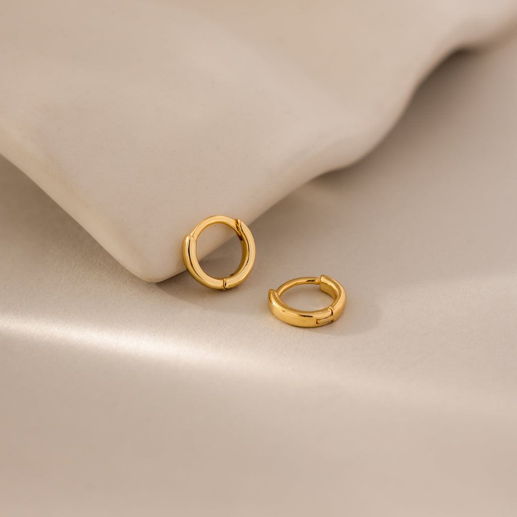 6mm Dainty Huggies